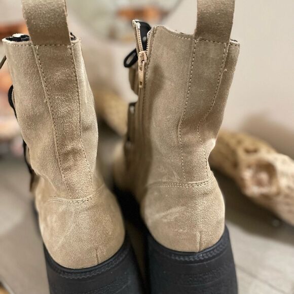 New Free People Emmett Lace up boots in latte suede size 9,5
Retail $268 - Picture 7 of 11
